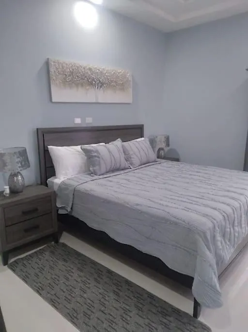 בית נופש אוצ'ו ריוס Montana Villa